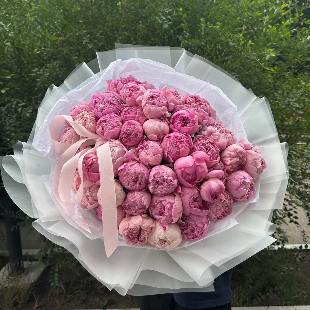 Огромный букет пион